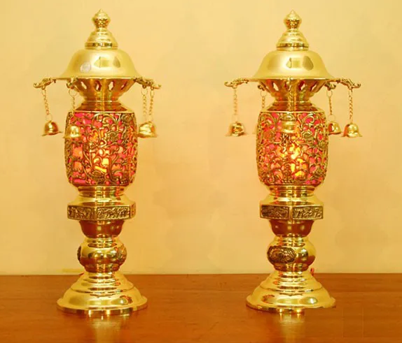 Ưu điểm của đèn điện trên bàn thờ gia tiên.png